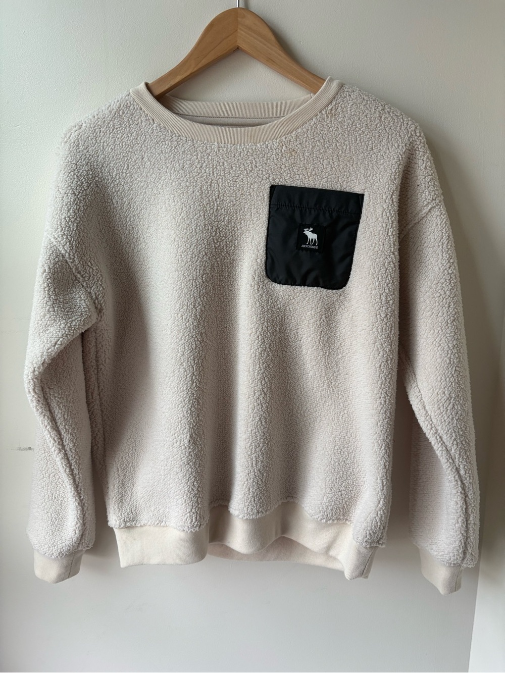 Abercrombie & Fitch Cream Sherpa Crewneck with Black Chest Pocket